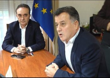 Bllokohet “Siguria”/ Noka në vendin e kryetarit, PS e kalon online