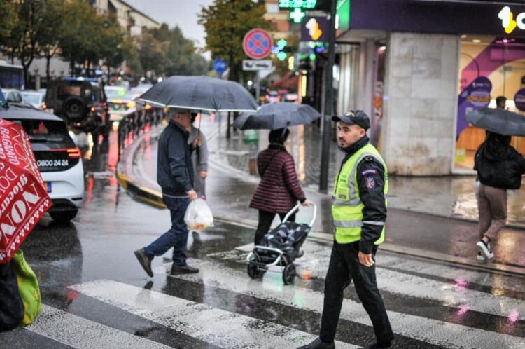 “Mot i rënduar”, Rama apel shoferëve: Evitoni lëvizjet e panevojshme