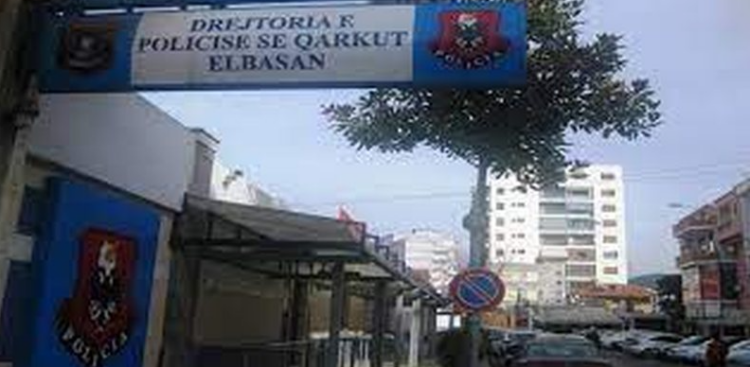 Merrnin makina me qira e i shisnin, në pranga punonjësi i DRSHTRR