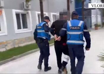 Dhunuan 18-vjeçarin dhe i morën paratë, një i arrestuar në Vlorë