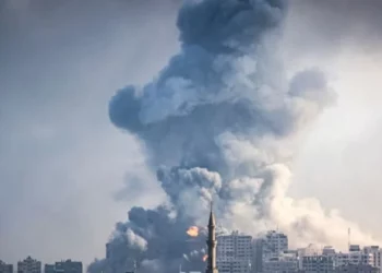 Jordania hedh nga ajri ndihma mjekësore në një spital në Gazë