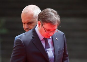 Djegia e flamurit në Tiranë, Serbia notë proteste Shqipërisë