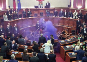 Protesta e deputetëve të opozitës, jehonë në mediat ndërkombëtare
