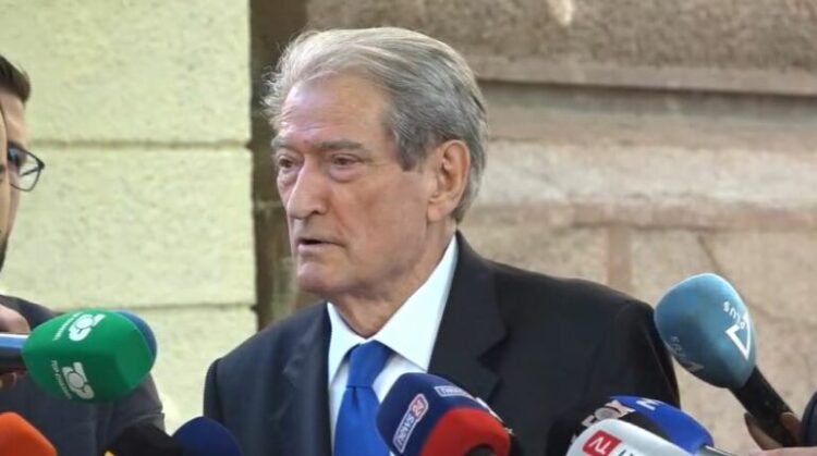 Berisha flet sërish jashtë Kryesisë: Ramës i ka hyrë lepuri në bark