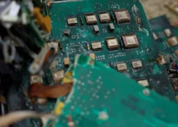 Firmat serbe furnizojnë Rusinë me mallra të sanksionuara teknologjike