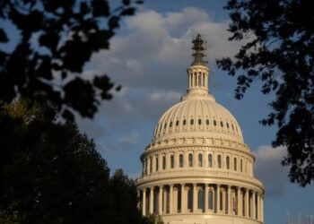 Dhoma e Përfaqësuesve kalon projektligjin, shmang mbylljen e qeverisë