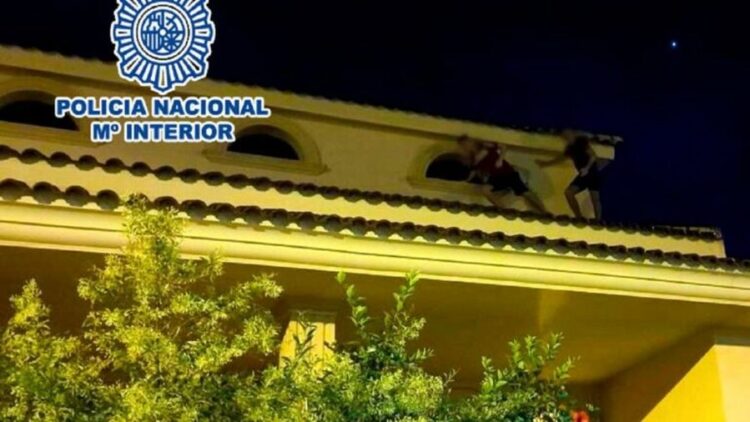 Zbulohet një vilë luksoze me drogë, arrestohen dy shqiptarët