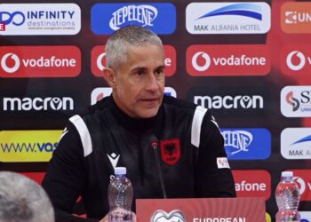 Sylvinho: Tifozët e kanë festë, për ne është punë