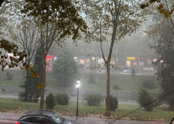 Stuhia në Tiranë shkakton kaos, bllokohet autostrada Tiranë-Durrës