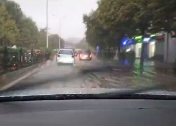 Pasi u përmbyt qyteti, kujtohet Veliaj: Bëni kujdes me lëvizjet