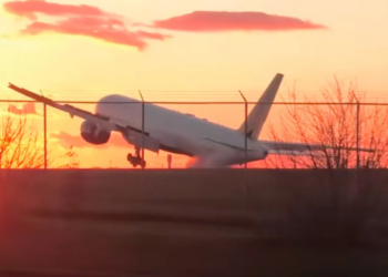 “Uau!’/ Boeing 300 tonësh gati sa nuk u rrëzua, dridhej si një pendë