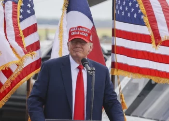 Donald Trump humb peshë/ Mjeku: Në gjendje të shkëlqyer shëndetësore