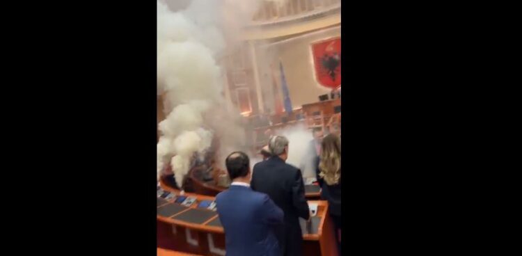 “Garda merreni”/ Korreshi ndez tymues në seancë, Nikolla e përjashton