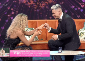 Arlindi në petkun e dhëndrit, bën gjestin e madh për prindërit e…