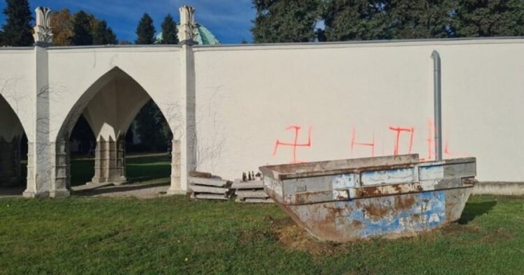 Vjenë, përdhosen varrezat hebraike