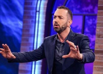 Elvis Pupa me projekte të reja, pritet të sjellë episode komike…