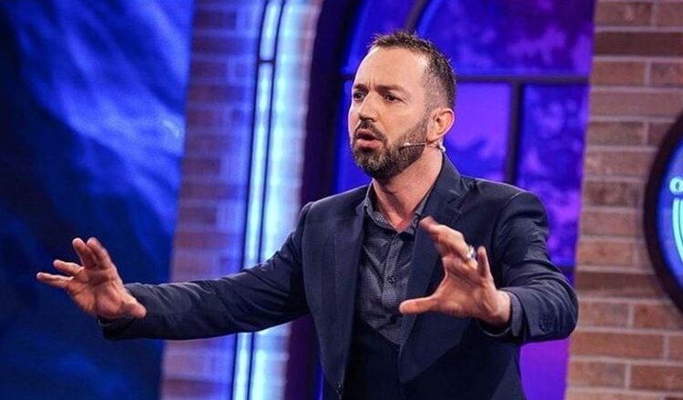 Elvis Pupa me projekte të reja, pritet të sjellë episode komike…