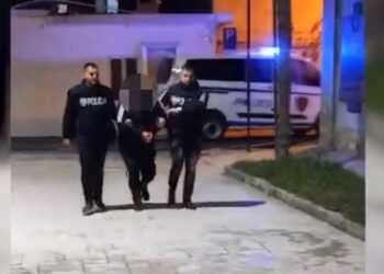 Trafik lëndësh narkotike dhe prodhim armësh, arrestohet 33-vjeçari