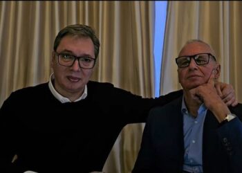 “Nëna ime është e ndershme”, Vuçiç u tregon serbëve babain  tij…