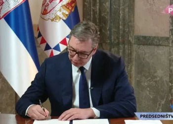 Vuçiç firmos shpërndarjen e Parlamentit, zgjedhjet më 17 dhjetor