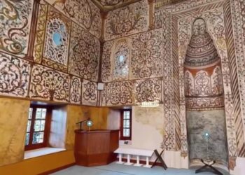 Shiu që bie jashtë futet brenda, rrezikohet xhamia e Et’hem Beut