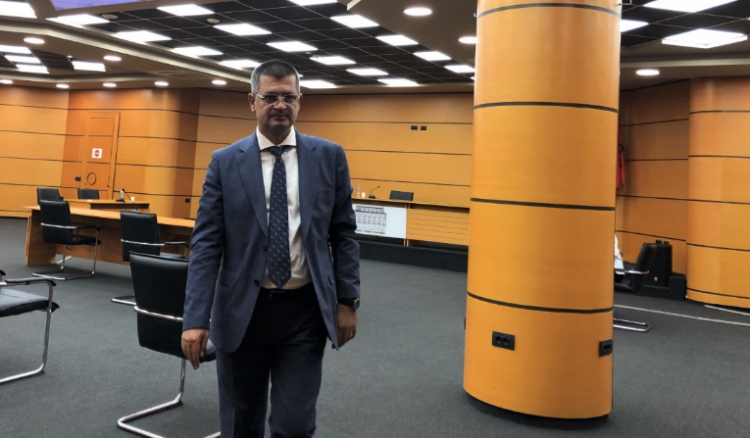 KPA pezullon nga detyra Prokurorin, e çon 1 vit në shkollë