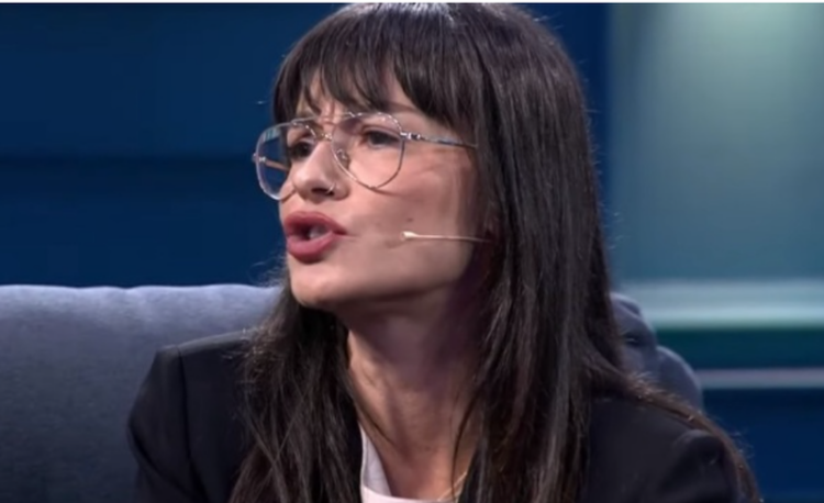 E pabesueshme! Zhaklina: Gjermanët rrinë lakuriq para fëmijëve