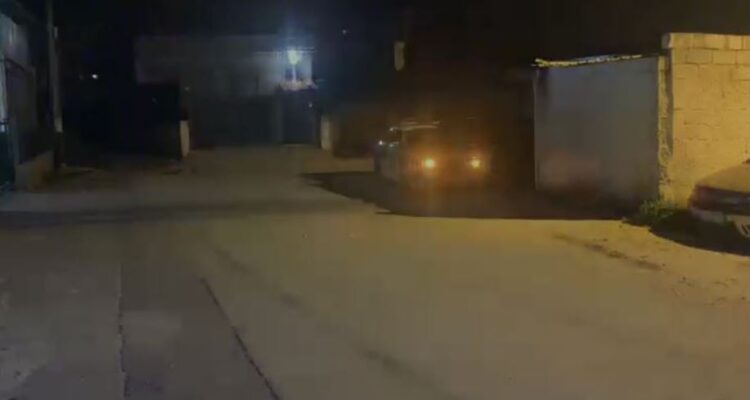 Shkrumbohet gjatë natës një furgon në Vlorë