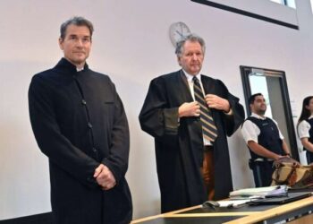 Kërcënoi fqinjën me motosharrë, gjykata gjerman gjobit Jens Lehmann