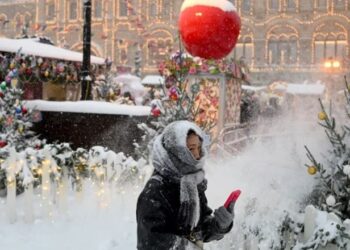 Moska mbulohet nga bora, temperaturat në Siberi në minus 56 gradë