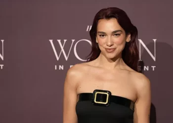 “Kam prenotuar suitën”, Dua Lipa merr ftesë publike nga futbollisti…