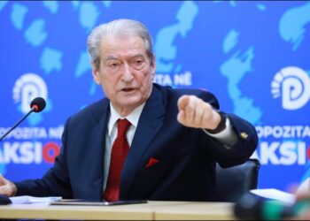 Mblidhet sot Këshilli i Mandateve, opozita proteston para…