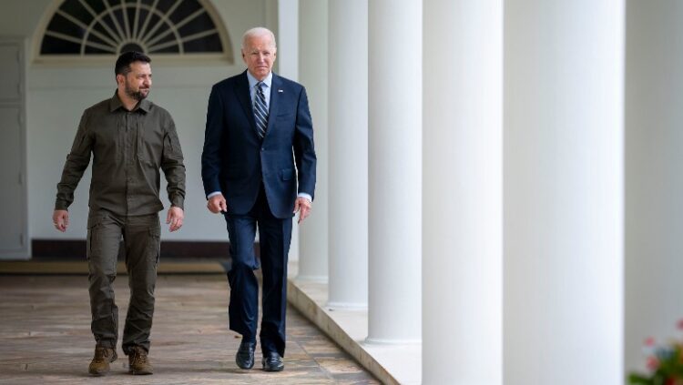 Zelensky drejtuar Bidenit: Së bashku do të fitojmë, por fondet…