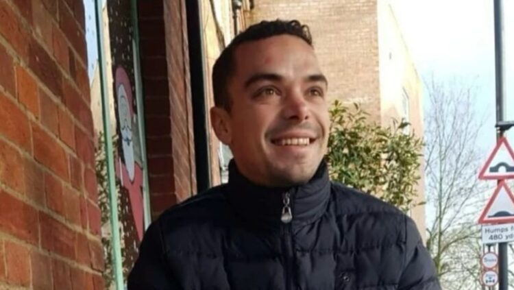 Kush është shqiptari që i dha fund jetës në ‘anijen hotel’ në Angli