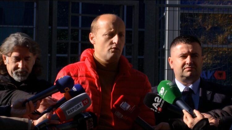 Gazetari Elton Qyno kërkon në GJKKO kthimin e sendeve personale