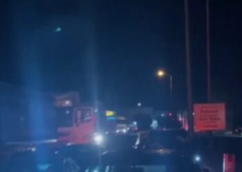 Radhë e gjatë në Qafë Thanë, mungesë personeli nga pala maqedonase