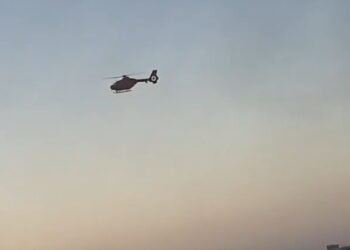 Zjarri në Lushnjë përhapet te banesat e pallatit, mbërrin helikopteri