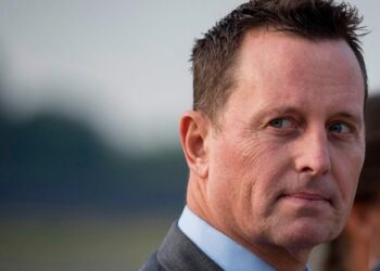 Grenell promovon turizmin shqiptar: Më besoni mua, shkoni në Shqipëri