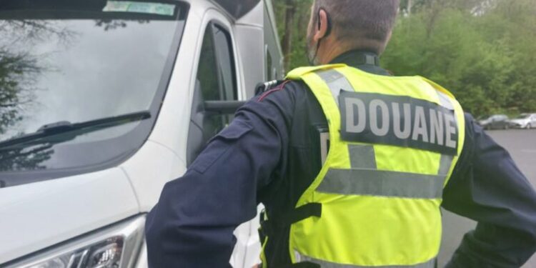 Tentoi të trafikonte 72 kg marijuanë drejt Francës, arrestohet shqiptari