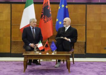 Tajani në portin e Shëngjinit për emigrantët, Rama flet për pensionet