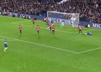 VIDEO/ Me portën bosh, Broja humbet shansin për të shënuar