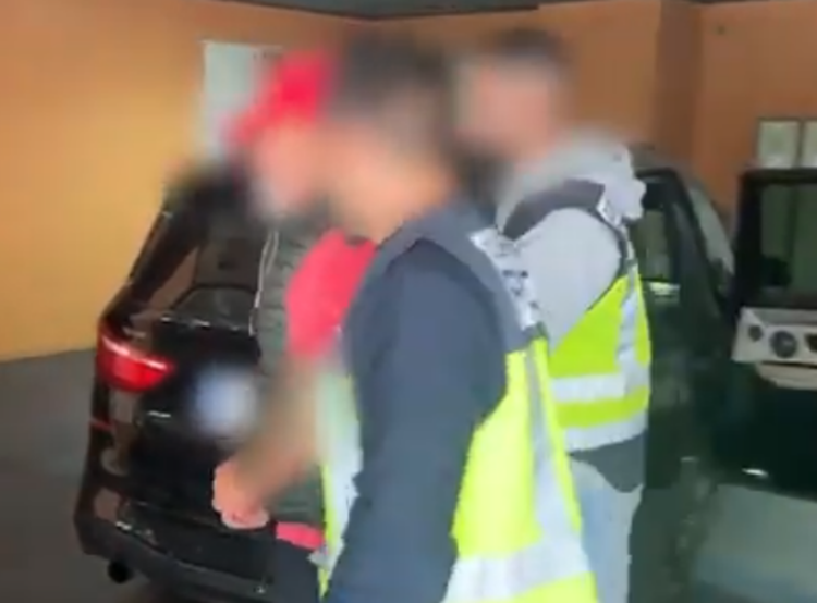 VIDEO/ Pamjet e arrestimit të Lul Berishës, spanjollët: Po tentonte të largohej