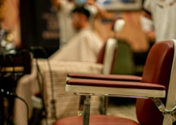 Në berberanë hynin vetëm tullacët, ja çfarë zbuloi Policia