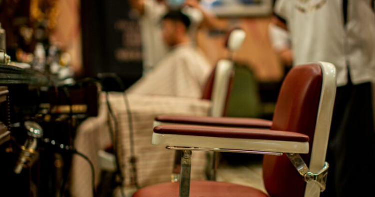 Në berberanë hynin vetëm tullacët, ja çfarë zbuloi Policia