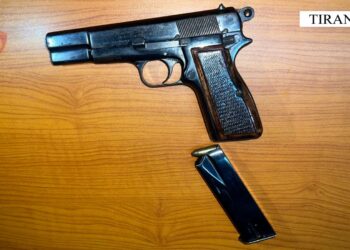 Levizte me armë, pranga 42-vjeçarit