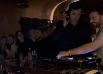 VIDEO/ Basha nis “punë” si DJ