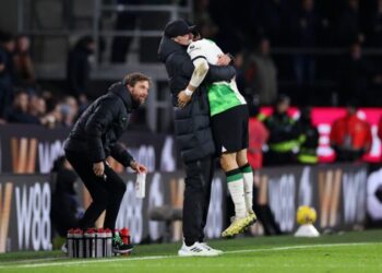 Liverpool merr kreun, por Klopp ankohet për kalendarin