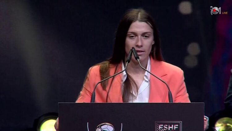 Megi Doçi, “Topi i Artë” 2023 për vajza