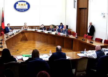 Miratuan kërkesën për arrestimin e Berishës, ja ç’përmban raporti i PS dhe Alibeajt