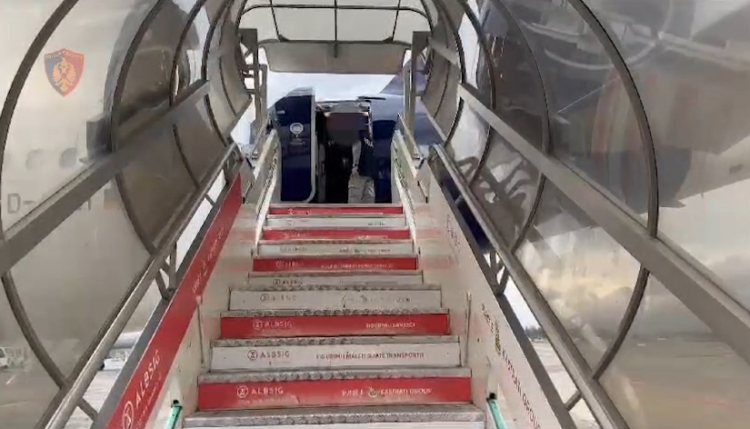 Ekstradohet nga SHBA i dënuari me 12 vjet burg (EMRI+VIDEO)